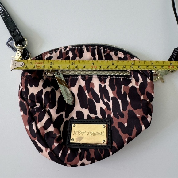 Betsy Johnson Leopard Print Crossbody Bag - Picture 9 of 11